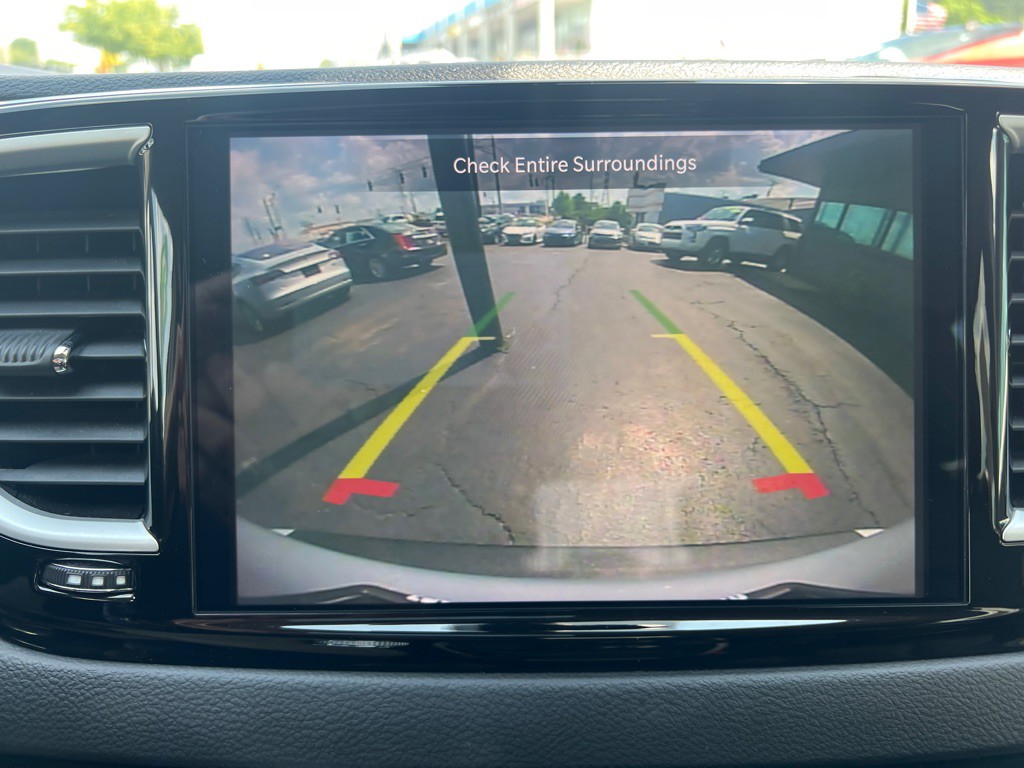 2023 Chrysler Pacifica Image 22