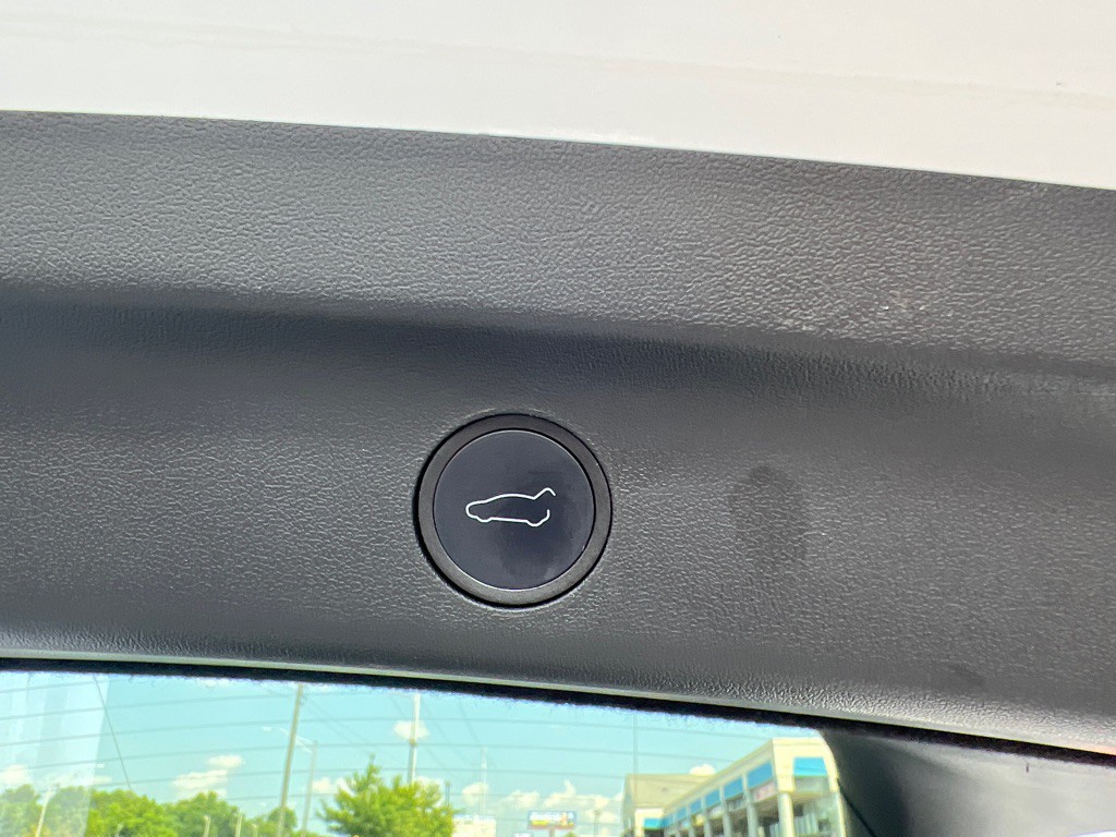 2022 Tesla Model Y Image 9
