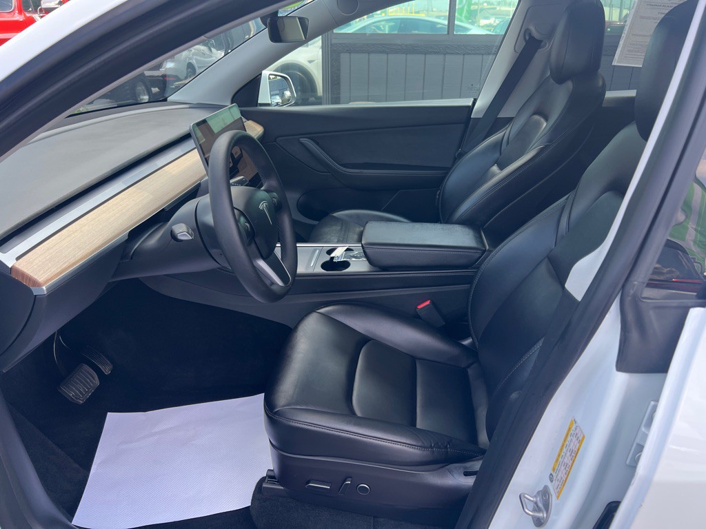 2022 Tesla Model Y Image 10