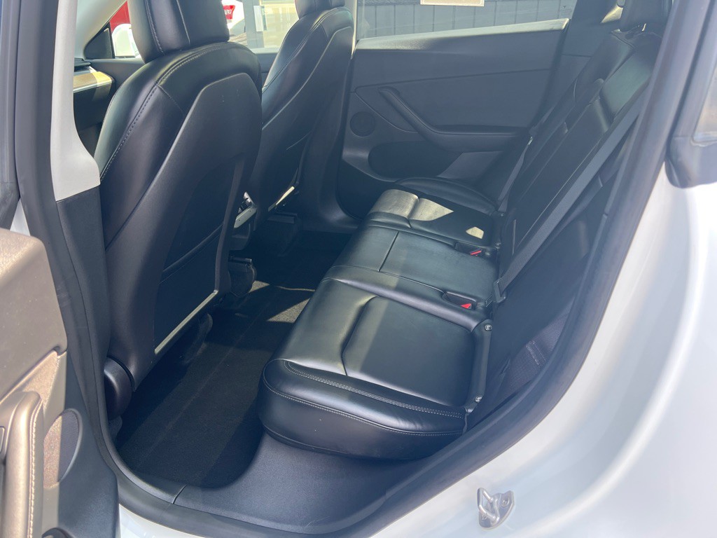 2022 Tesla Model Y Image 12