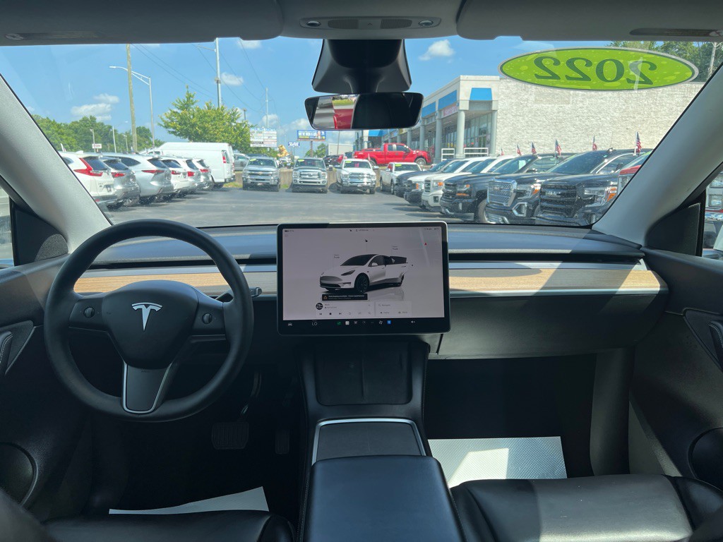 2022 Tesla Model Y Image 13