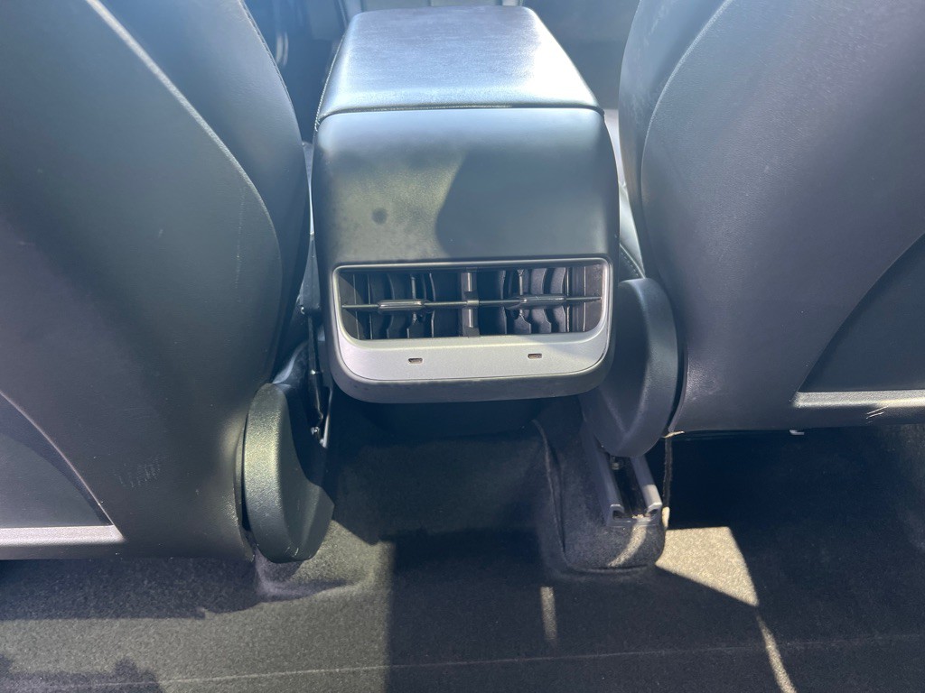 2022 Tesla Model Y Image 14