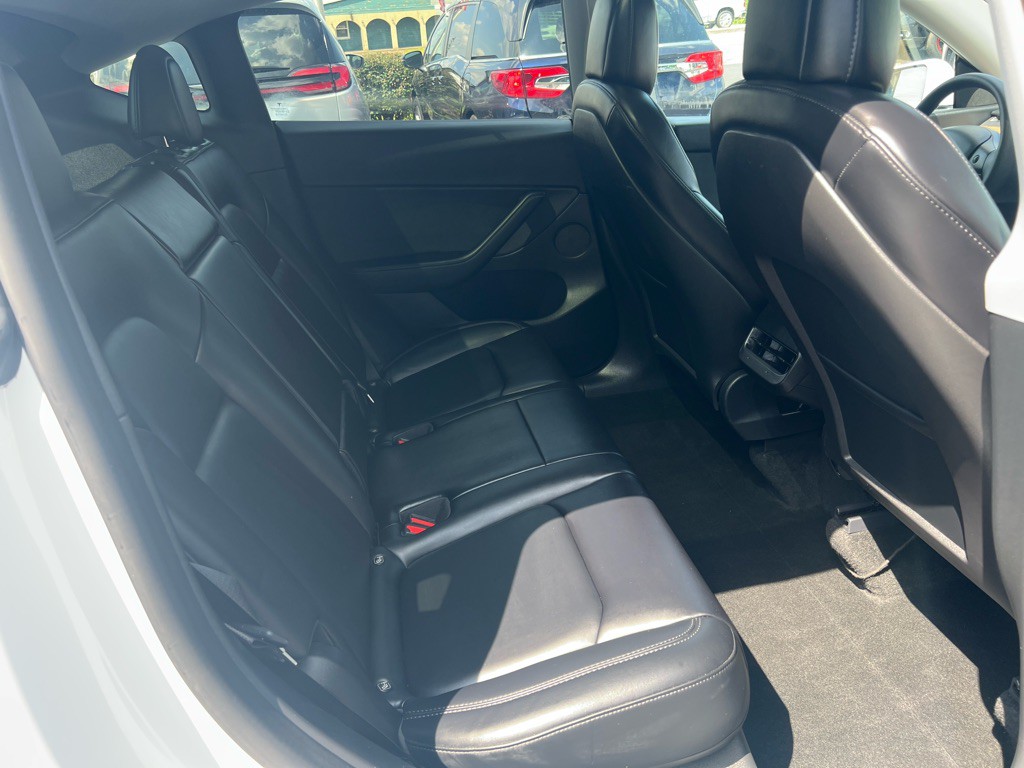 2022 Tesla Model Y Image 16
