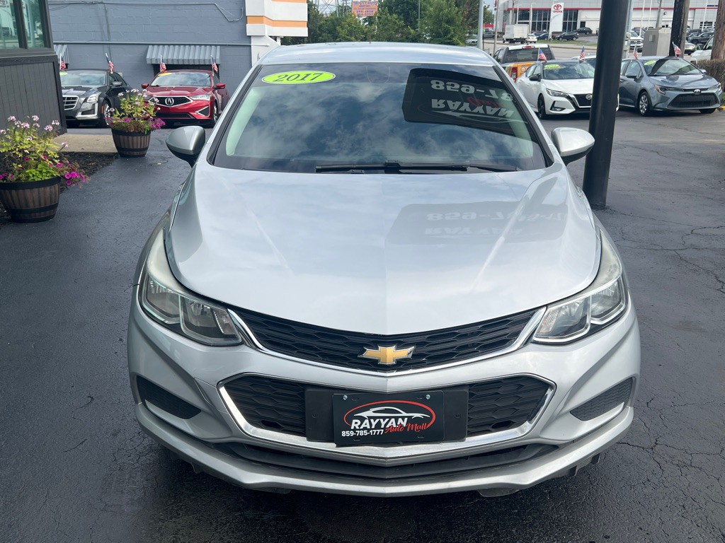 2017 Chevrolet Cruze Image 2