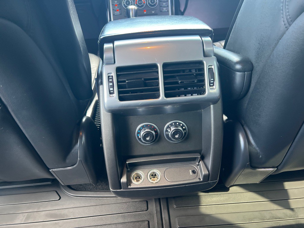 2011 Land Rover Range Rover Image 12