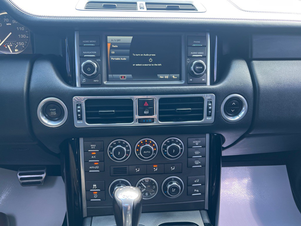 2011 Land Rover Range Rover Image 20