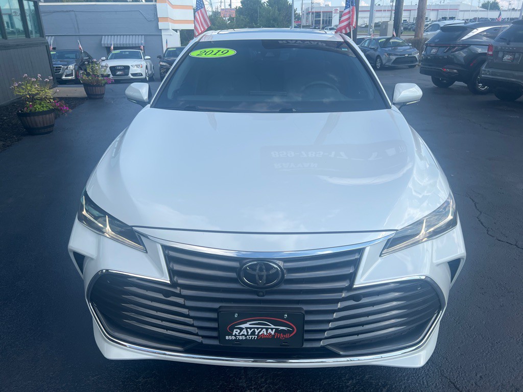 2019 Toyota Avalon Image 2