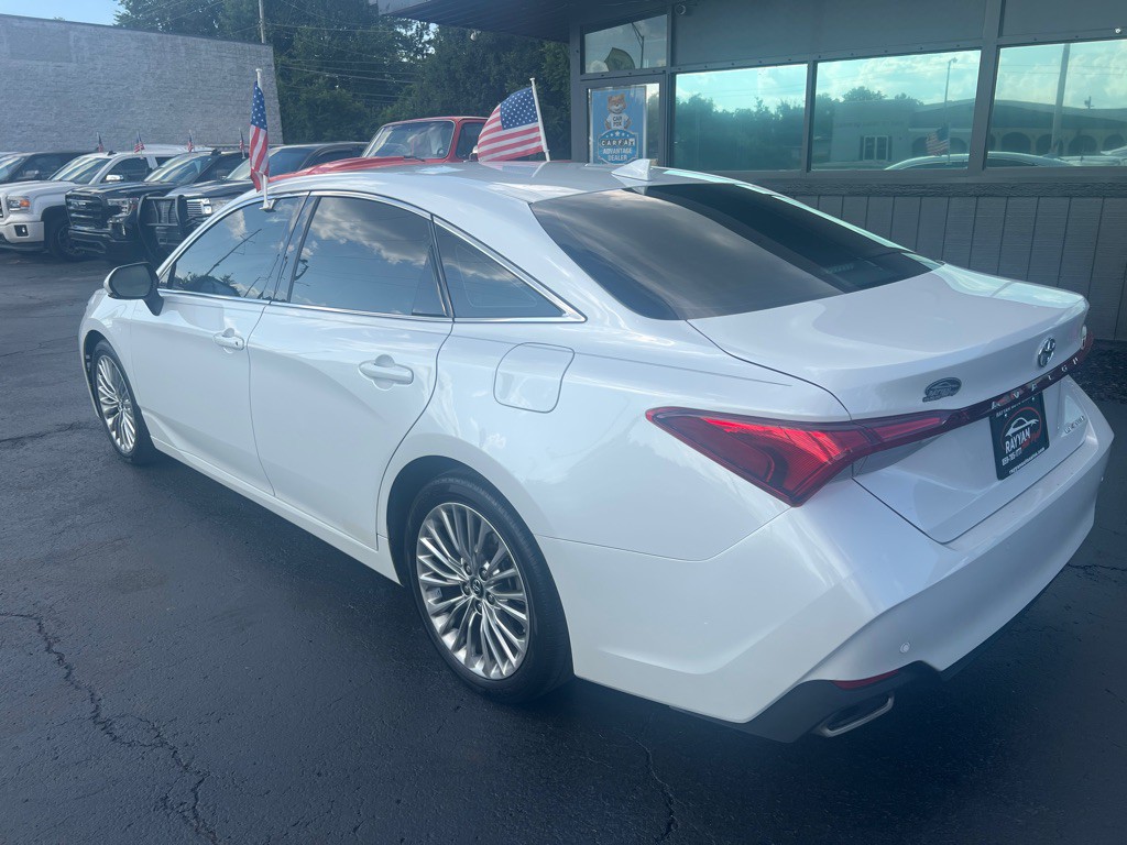 2019 Toyota Avalon Image 7