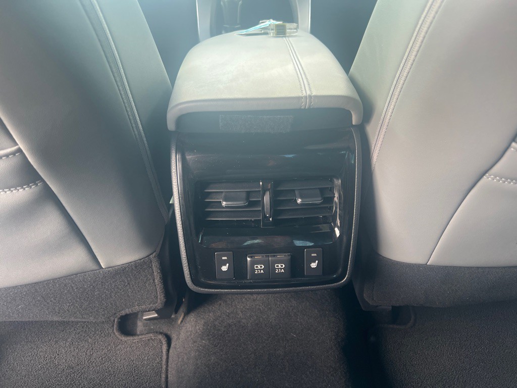 2019 Toyota Avalon Image 13