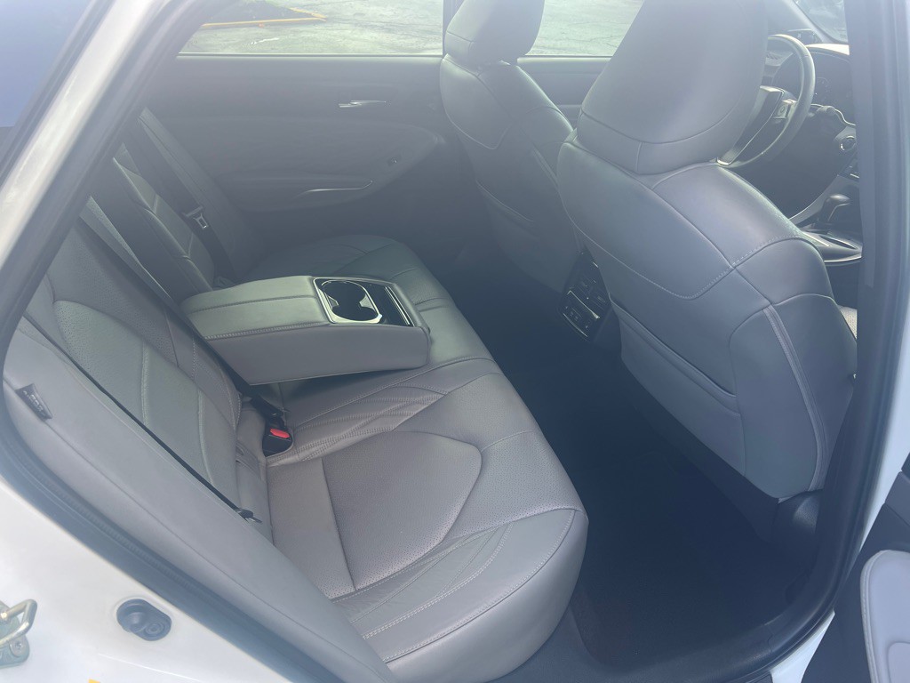 2019 Toyota Avalon Image 15