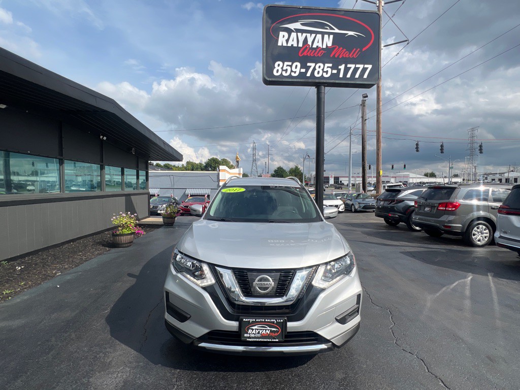 2017 Nissan Rogue Image 3