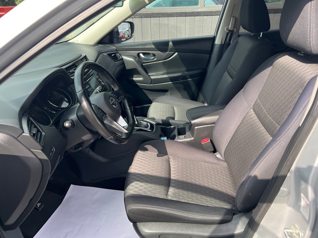 2017 Nissan Rogue Image 9
