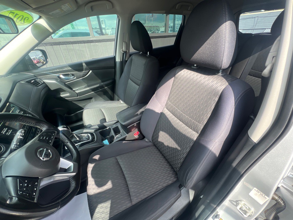 2017 Nissan Rogue Image 10