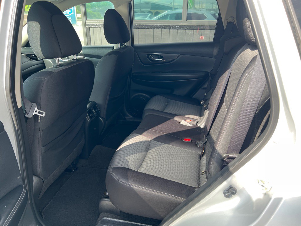 2017 Nissan Rogue Image 11