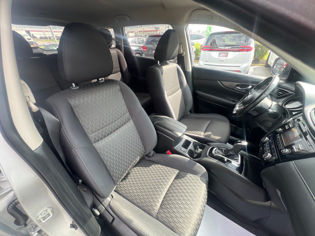 2017 Nissan Rogue Image 15