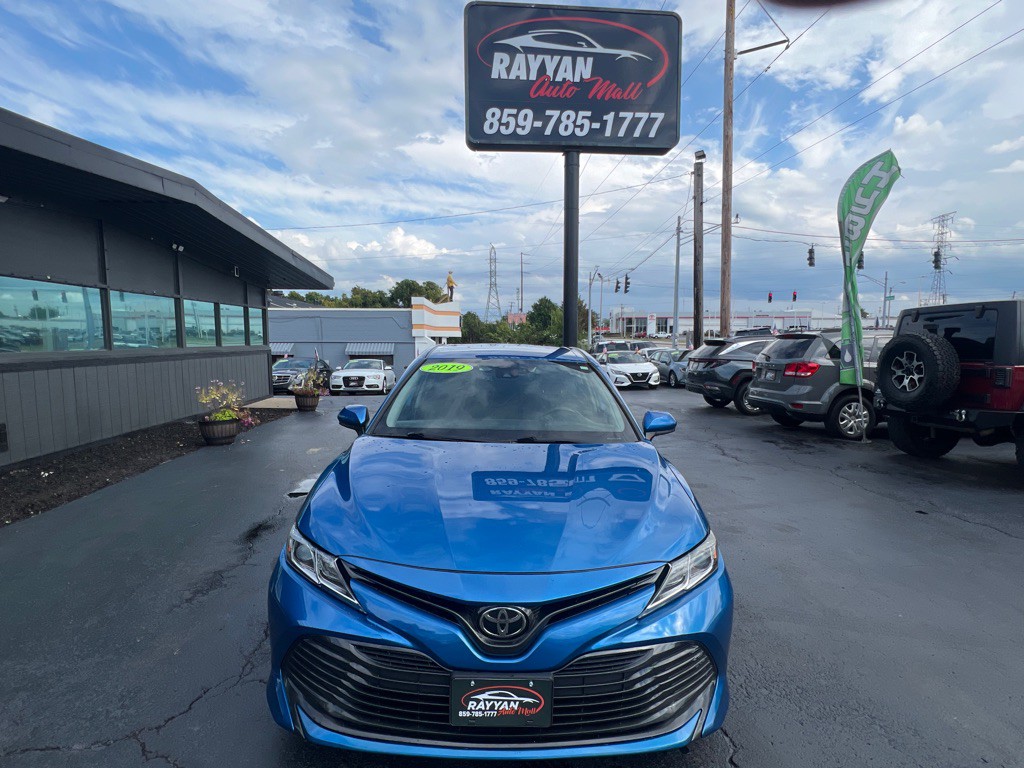2019 Toyota Camry Image 3