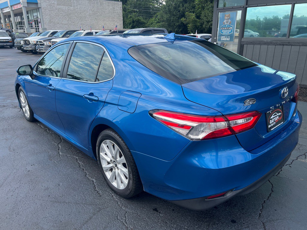 2019 Toyota Camry Image 7