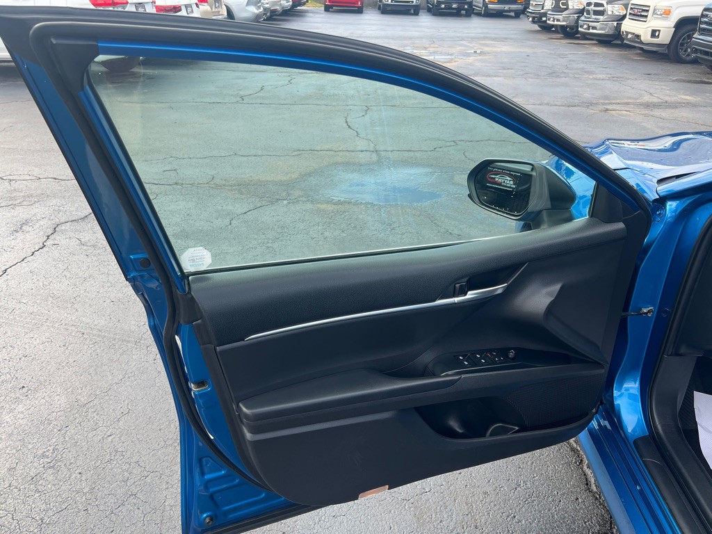 2019 Toyota Camry Image 10