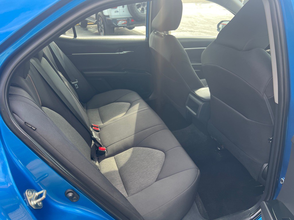 2019 Toyota Camry Image 16