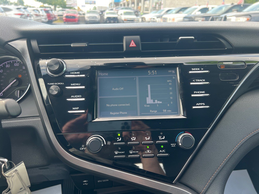 2019 Toyota Camry Image 24