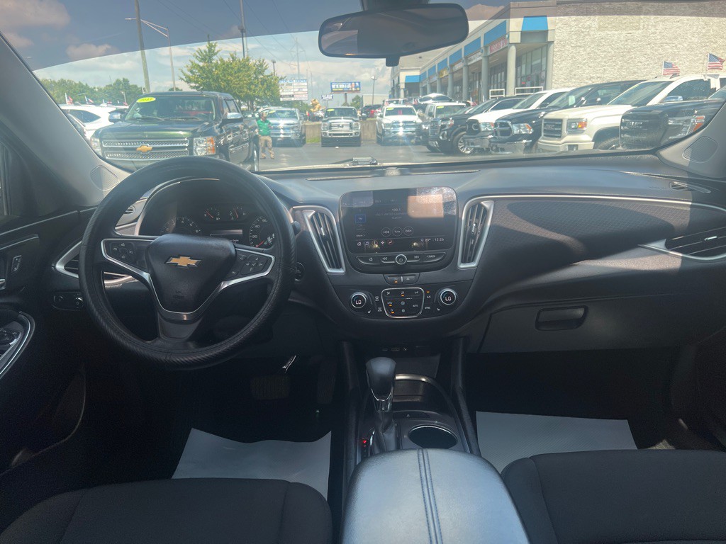 2022 Chevrolet Malibu Image 10