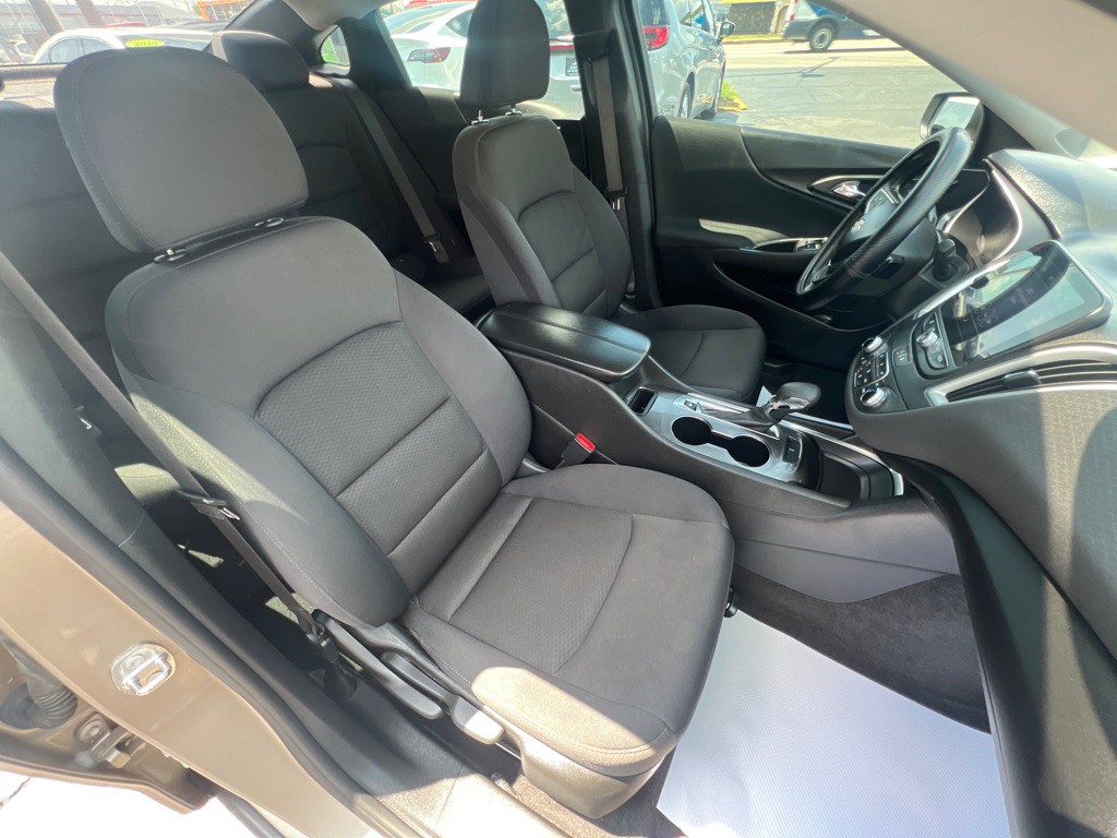 2022 Chevrolet Malibu Image 13