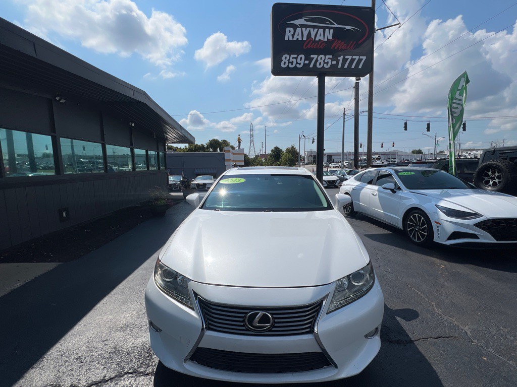 2013 Lexus ES Image 3