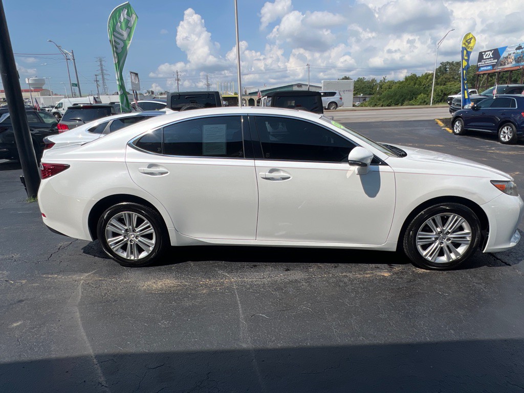 2013 Lexus ES Image 5