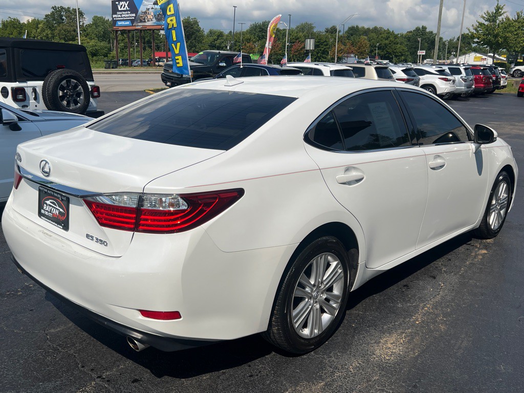 2013 Lexus ES Image 6