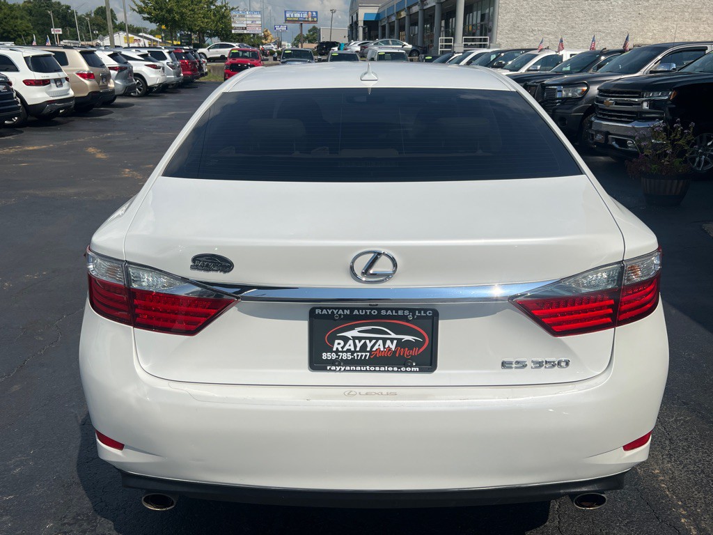 2013 Lexus ES Image 7