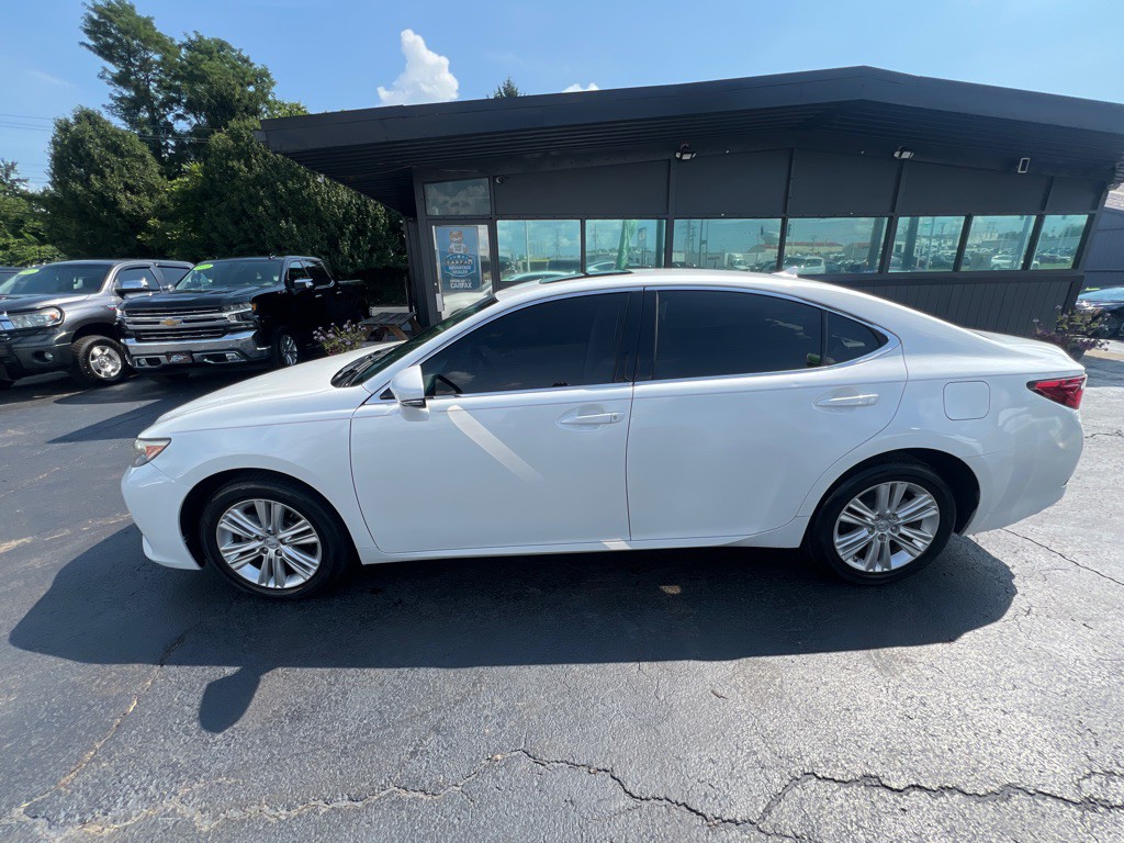2013 Lexus ES Image 10