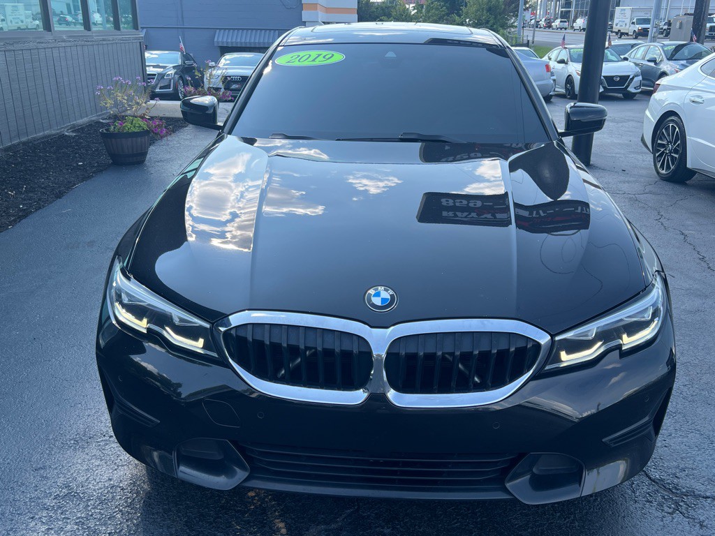 2019 BMW 3 Series Image 2