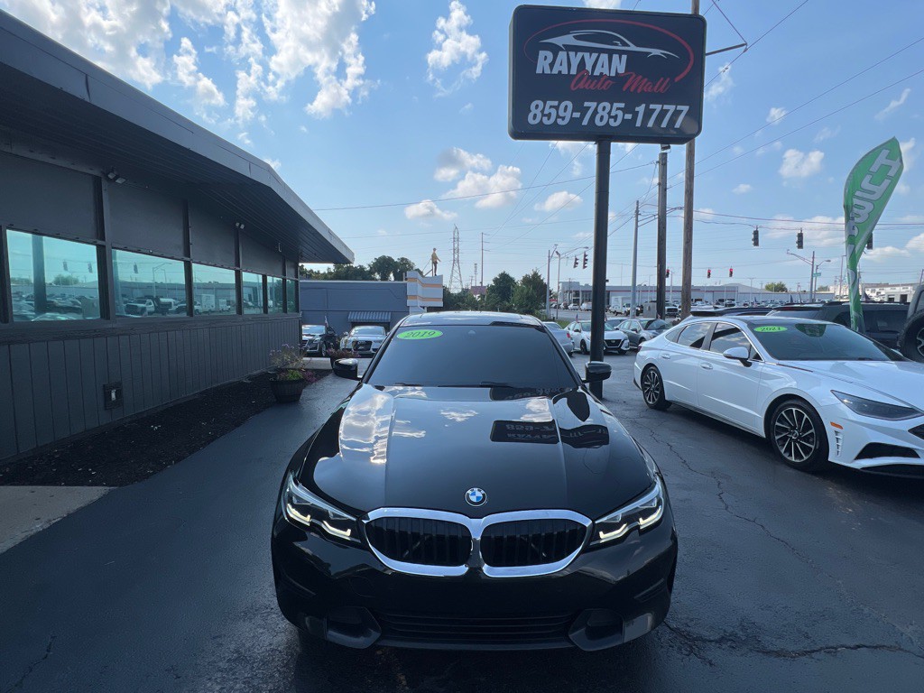 2019 BMW 3 Series Image 3