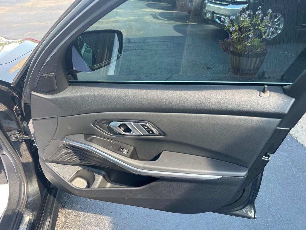 2019 BMW 3 Series Image 16