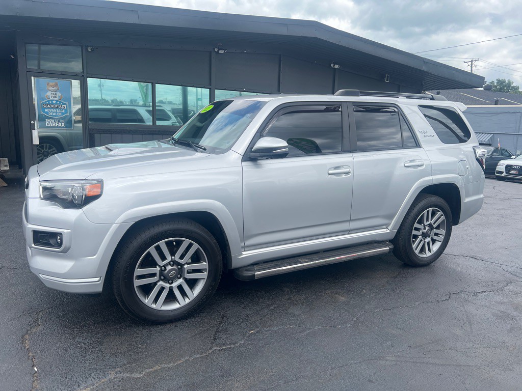 2022 Toyota 4Runner Image 2