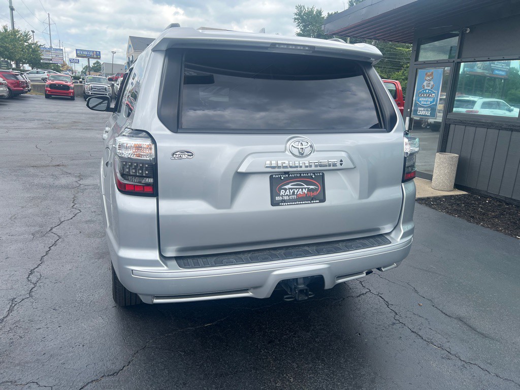2022 Toyota 4Runner Image 5