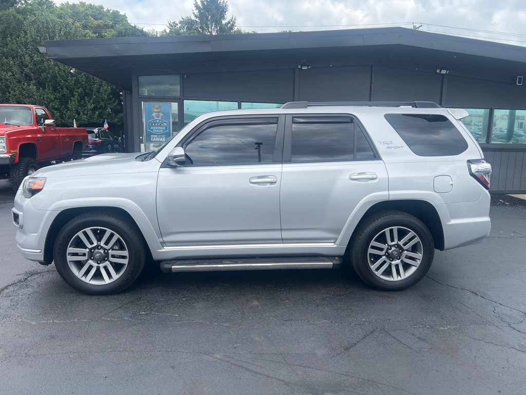 2022 Toyota 4Runner Image 2