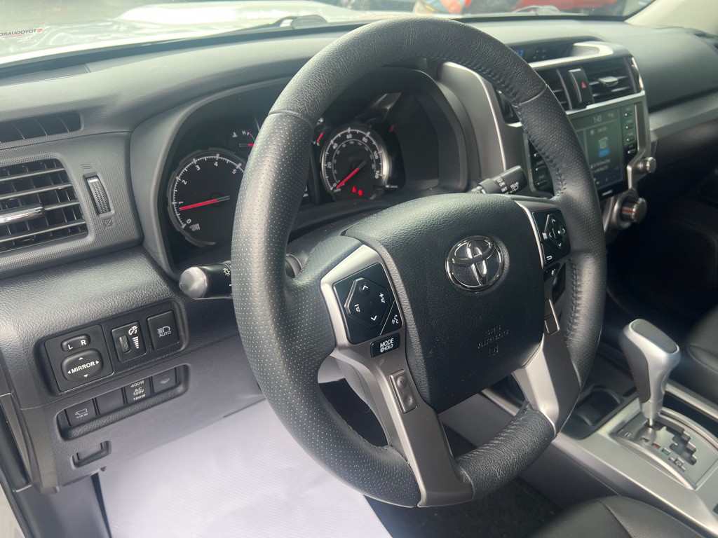 2022 Toyota 4Runner Image 18