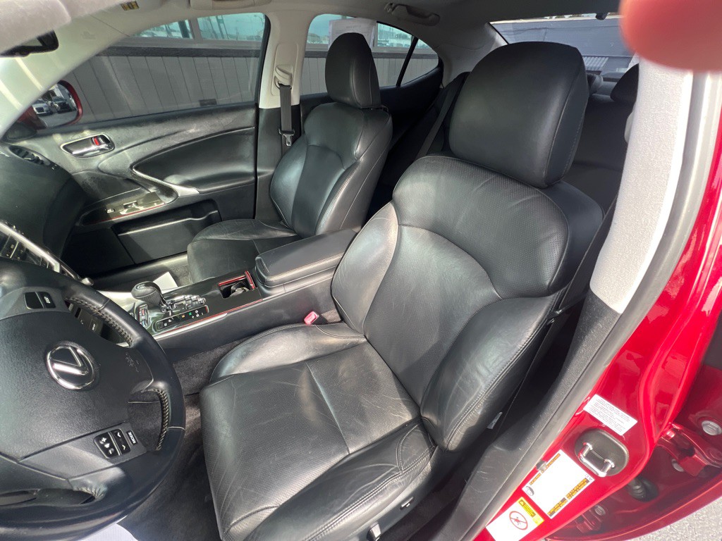 2007 Lexus IS Image 9