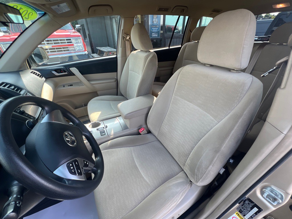 2013 Toyota Highlander Image 12