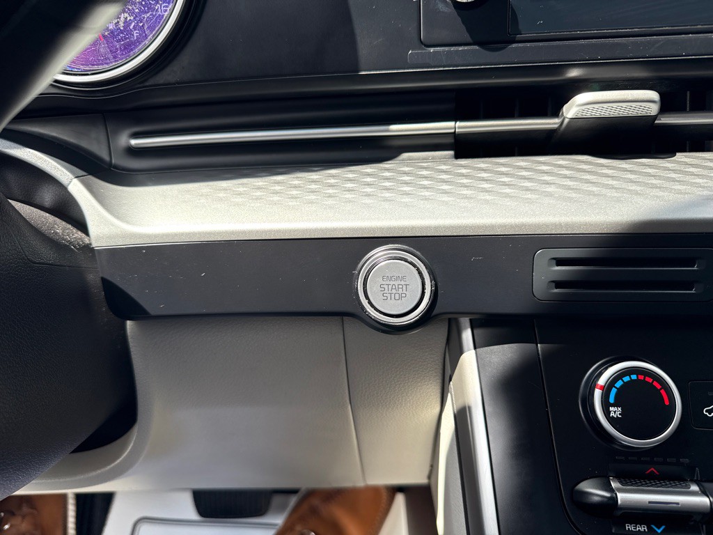 2023 Kia Carnival Image 25