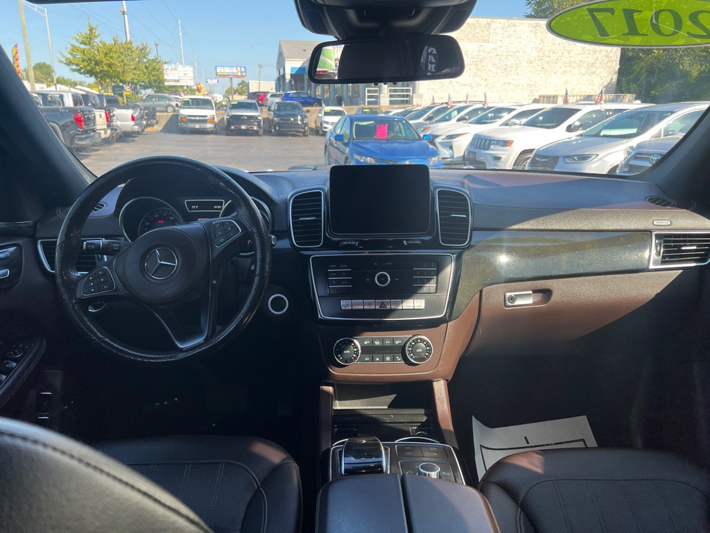 2017 Mercedes-Benz GLS-Class Image 12