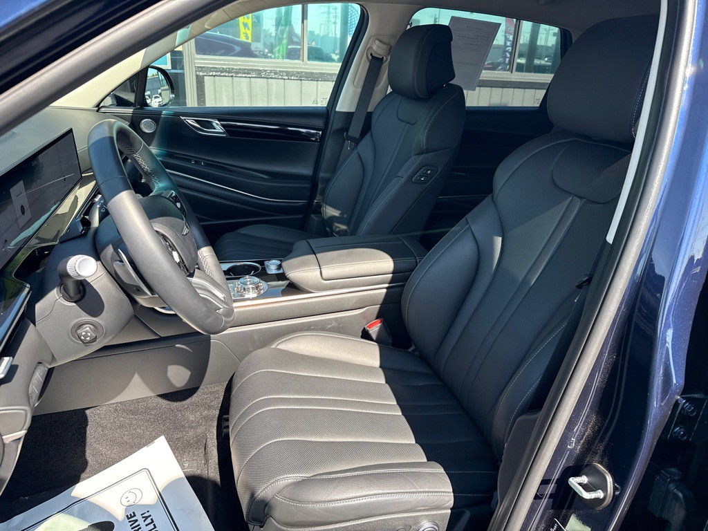 2025 Genesis GV80 Image 15