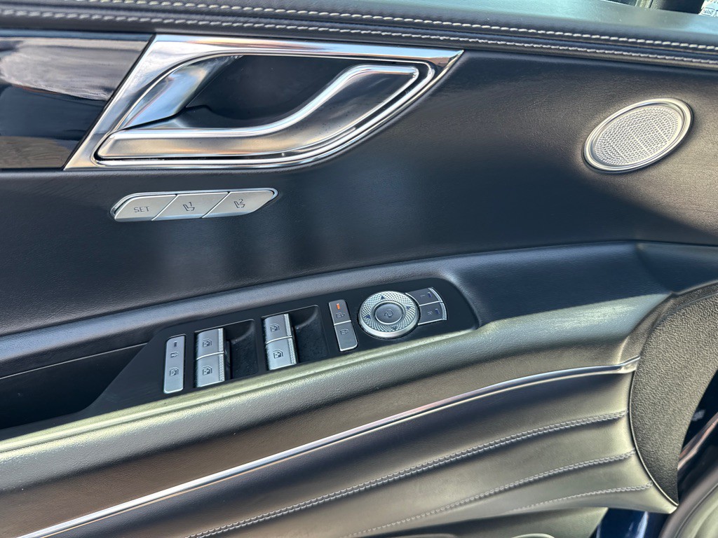 2025 Genesis GV80 Image 16
