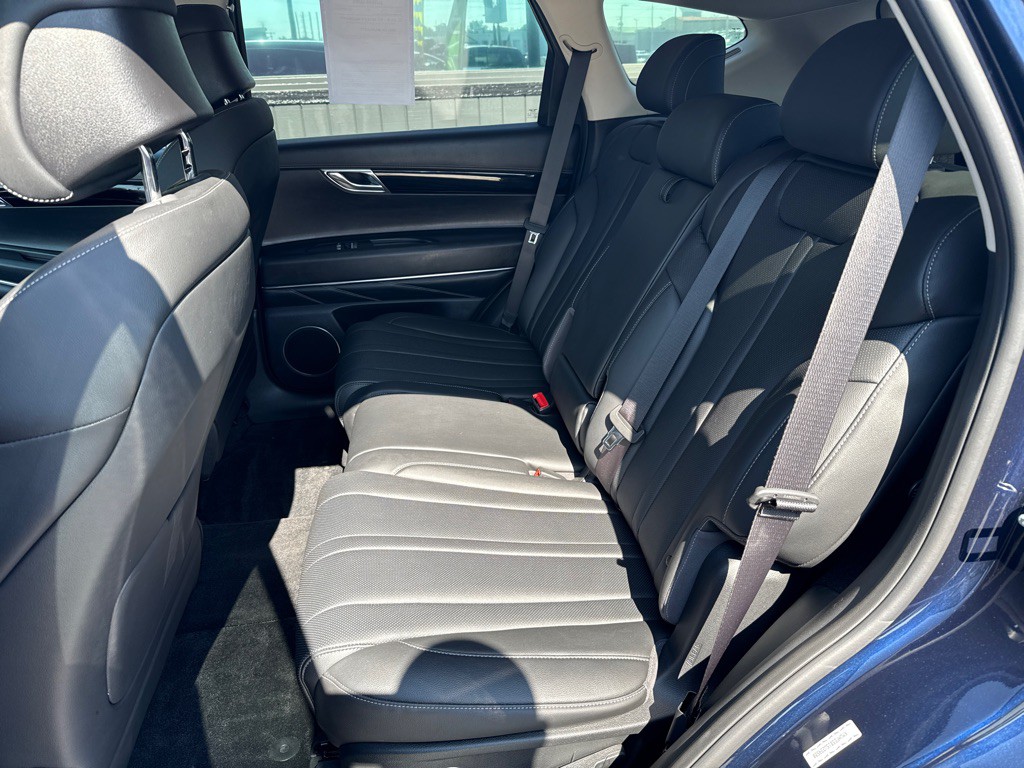 2025 Genesis GV80 Image 18