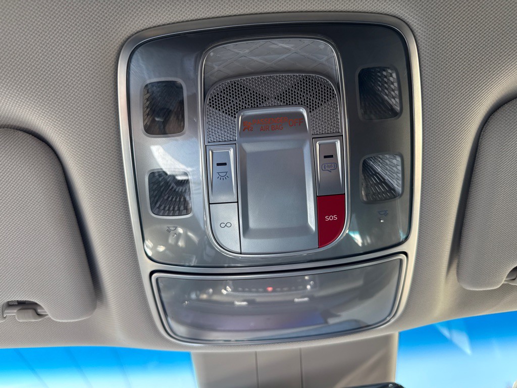 2025 Genesis GV80 Image 28