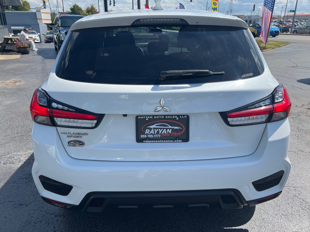 2020 Mitsubishi Outlander Image 5