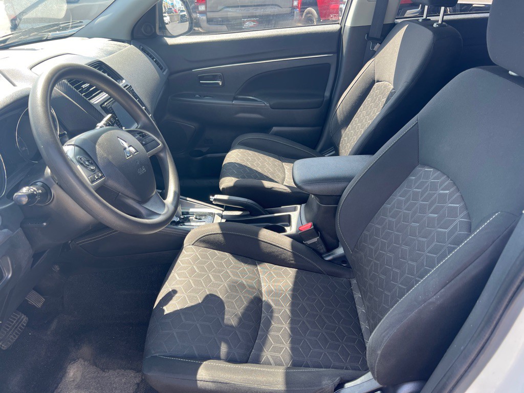 2020 Mitsubishi Outlander Image 7