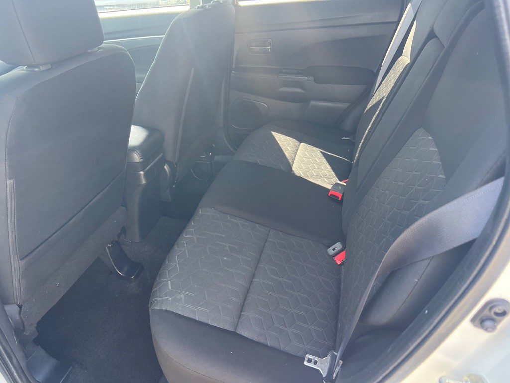 2020 Mitsubishi Outlander Image 9