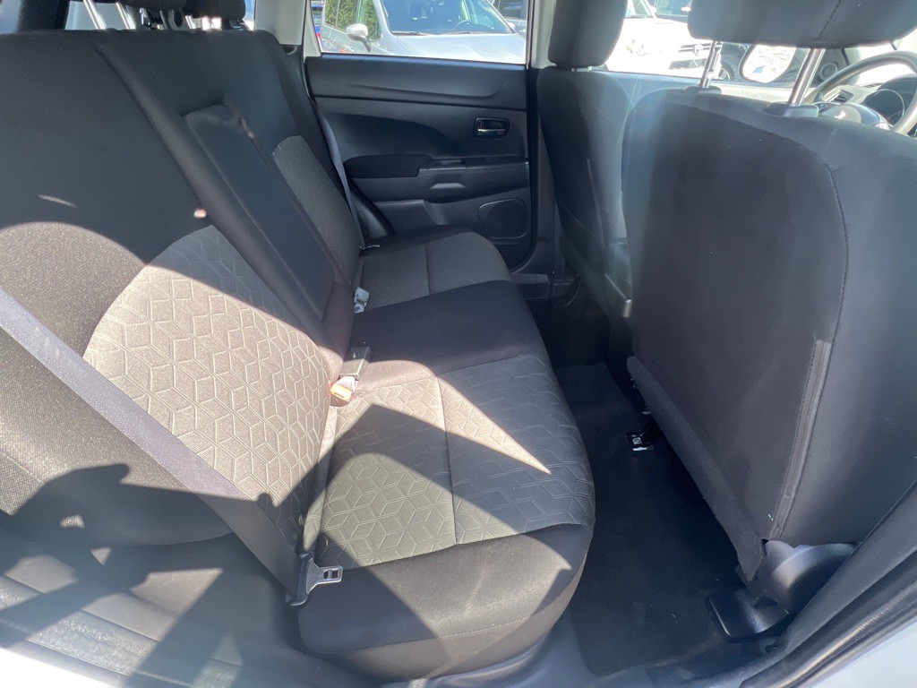 2020 Mitsubishi Outlander Image 11